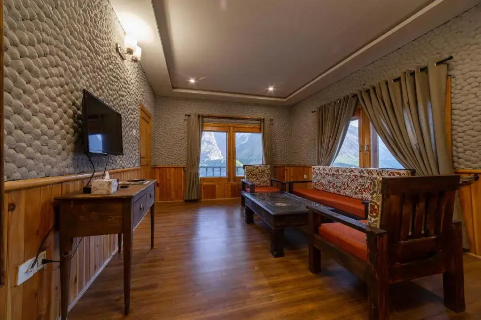 Roomy Daastaan Hotel, Karimabad Hunza