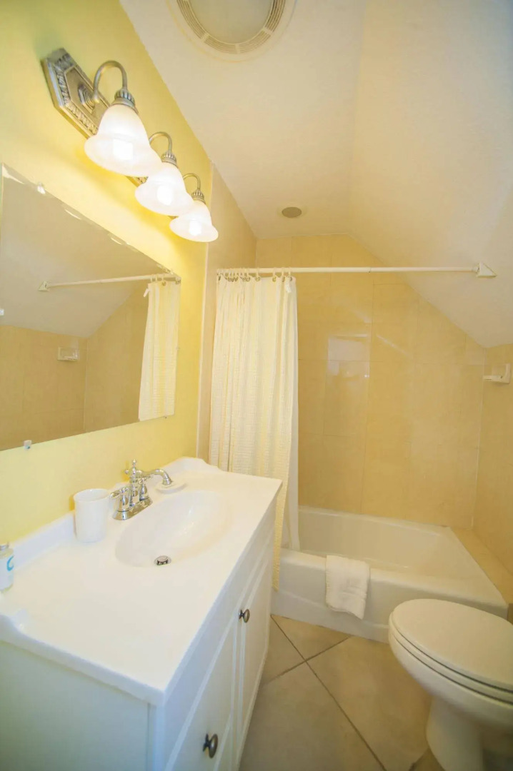 Shangri-La Boutique Bed & Breakfast