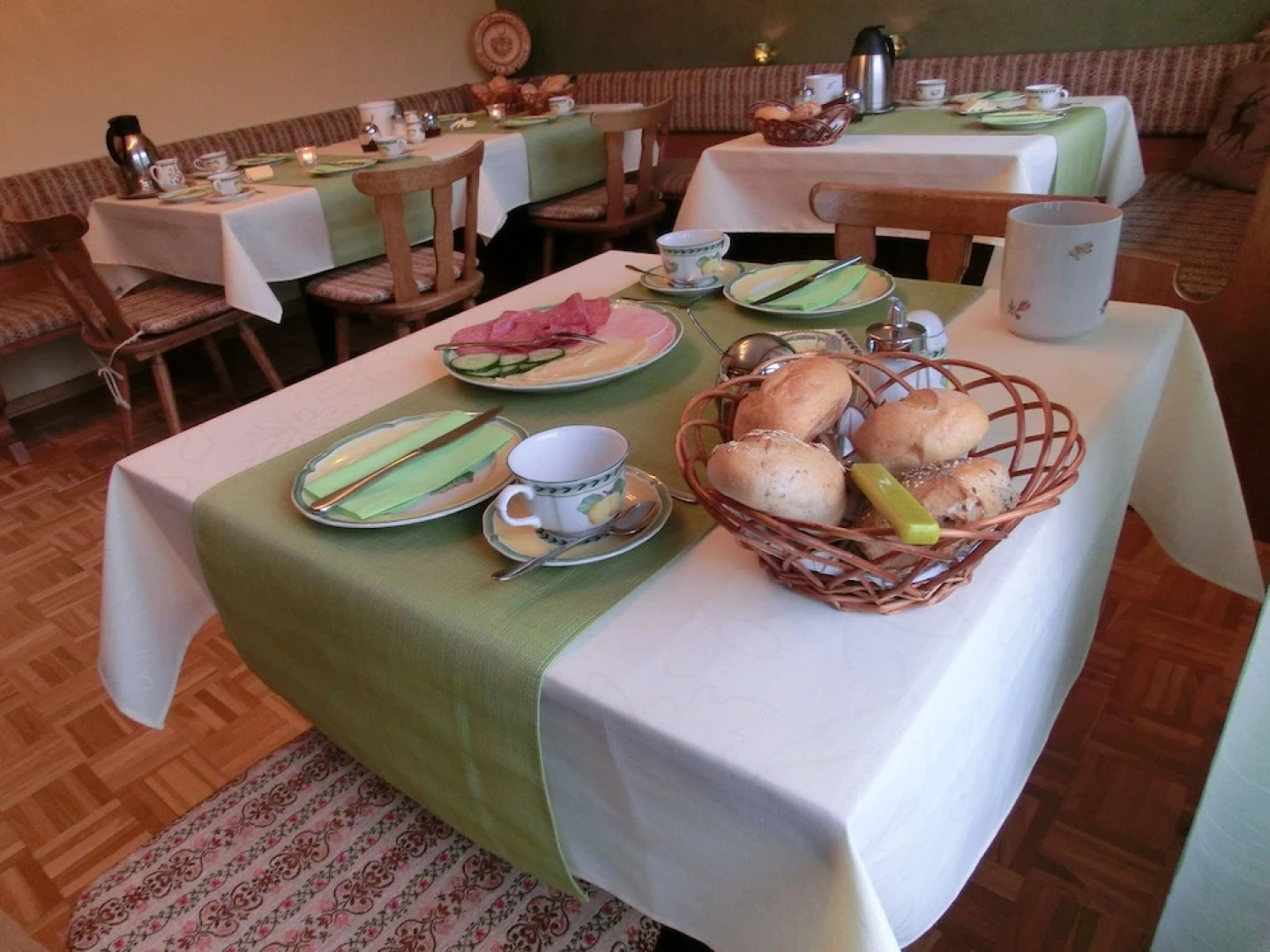 Ferienweingut Hirschen Schulstrasse