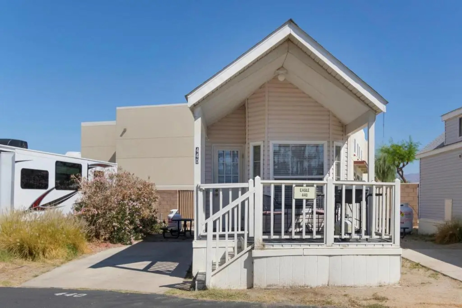 Palm Springs Camping Resort Cottage 1