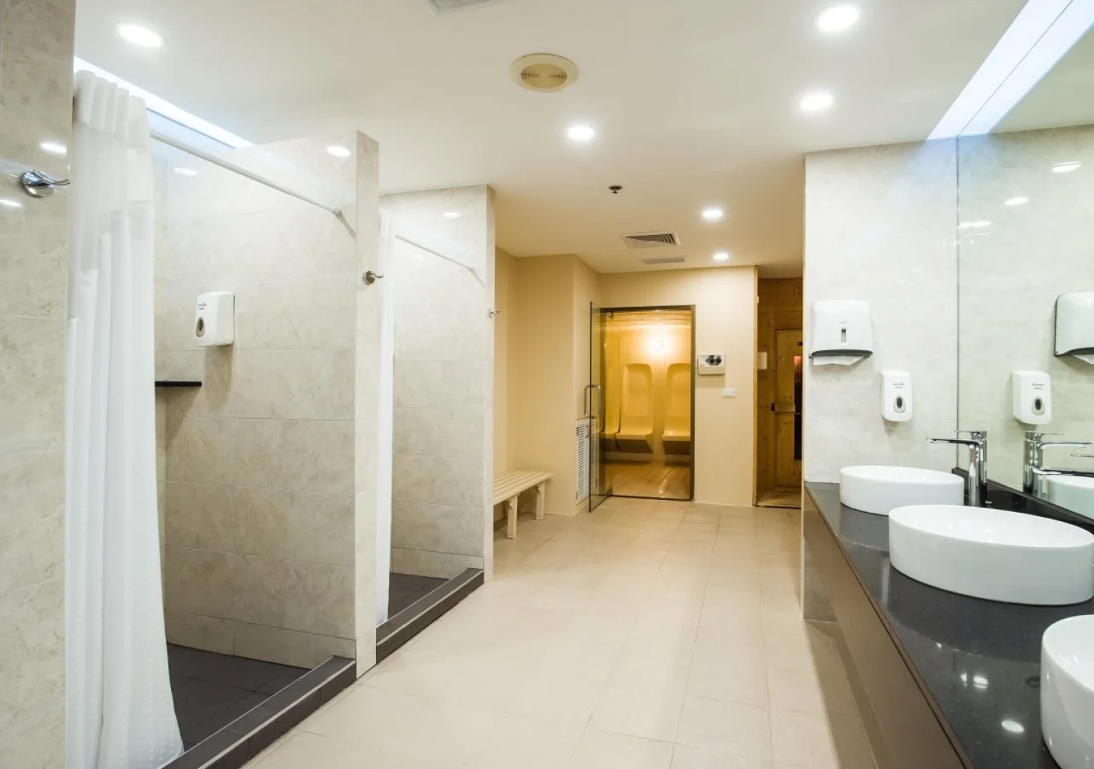 Holiday Inn Bangkok Silom by IHG