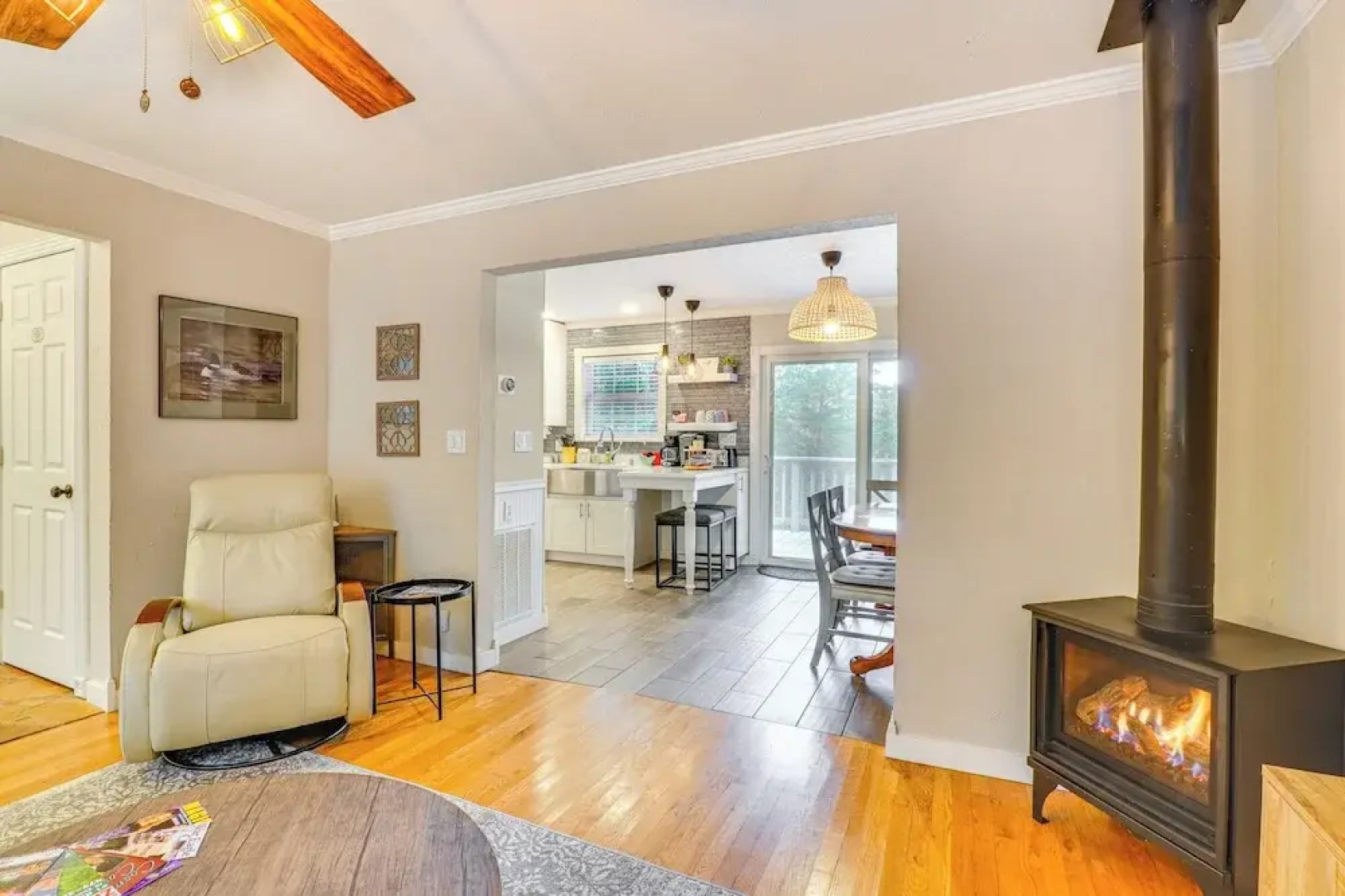 Mtn Views & Fire Pit: Eureka Springs Home