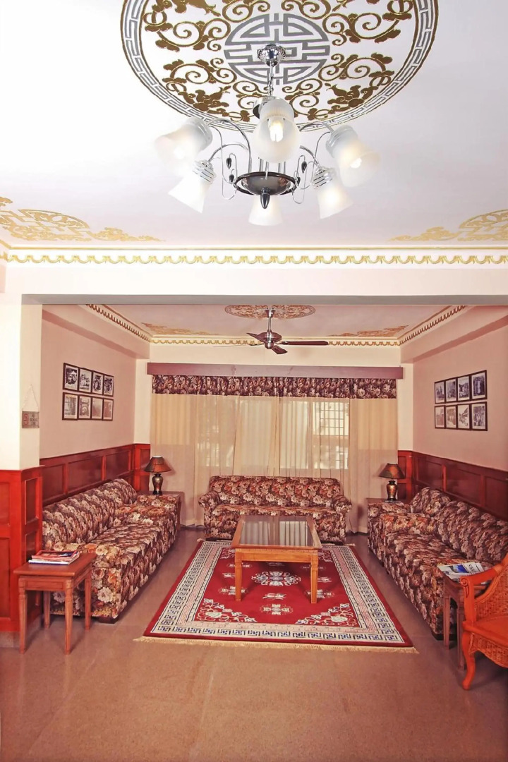 Yarlam Portico Resort