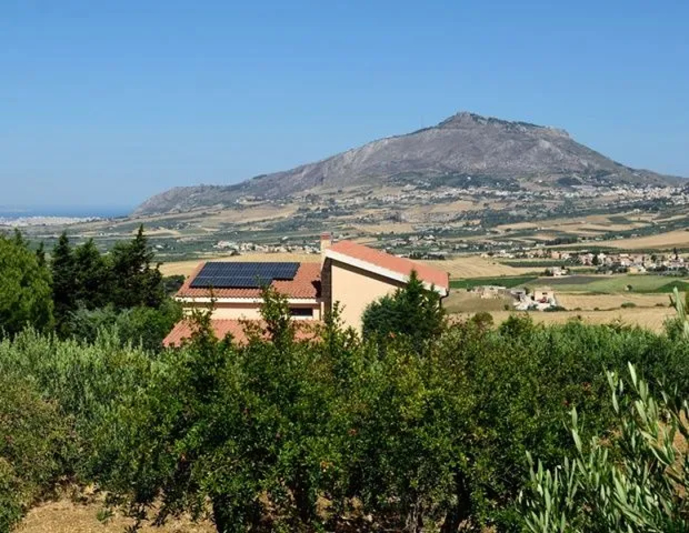 Charming Holiday Home in Buseto Palizzolo with Pool