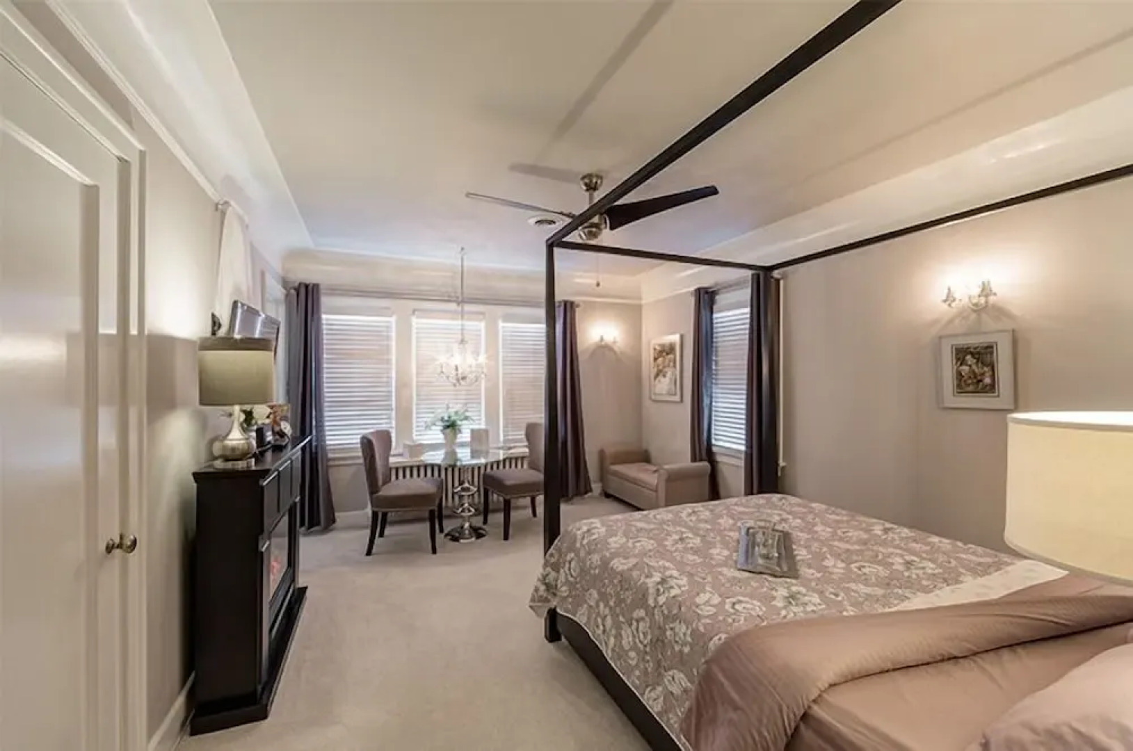 Knob Hill Bed & Breakfast