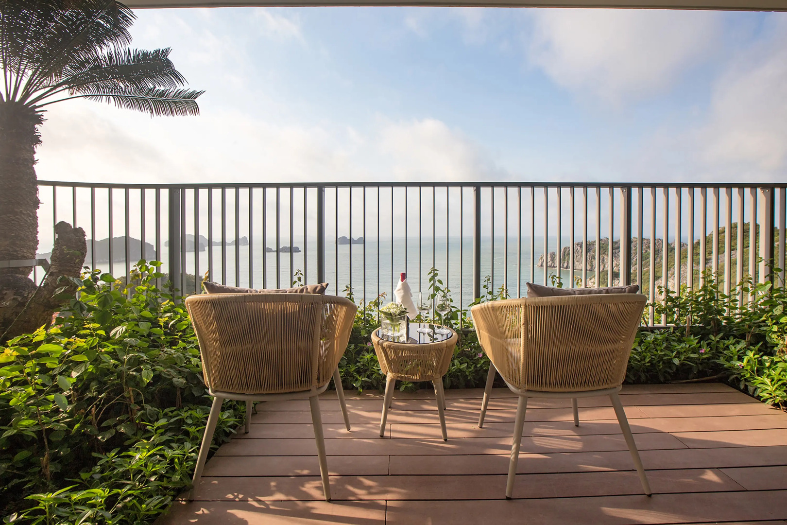 Курортный отель Flamingo Premium Cat Ba Beach Resort