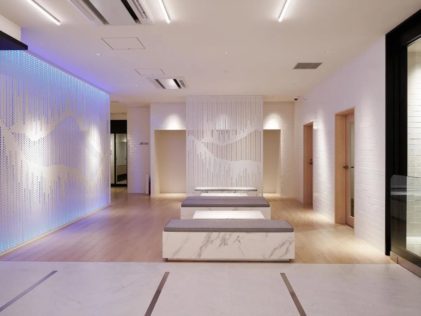 Henna Hotel Komatsu Ekimae