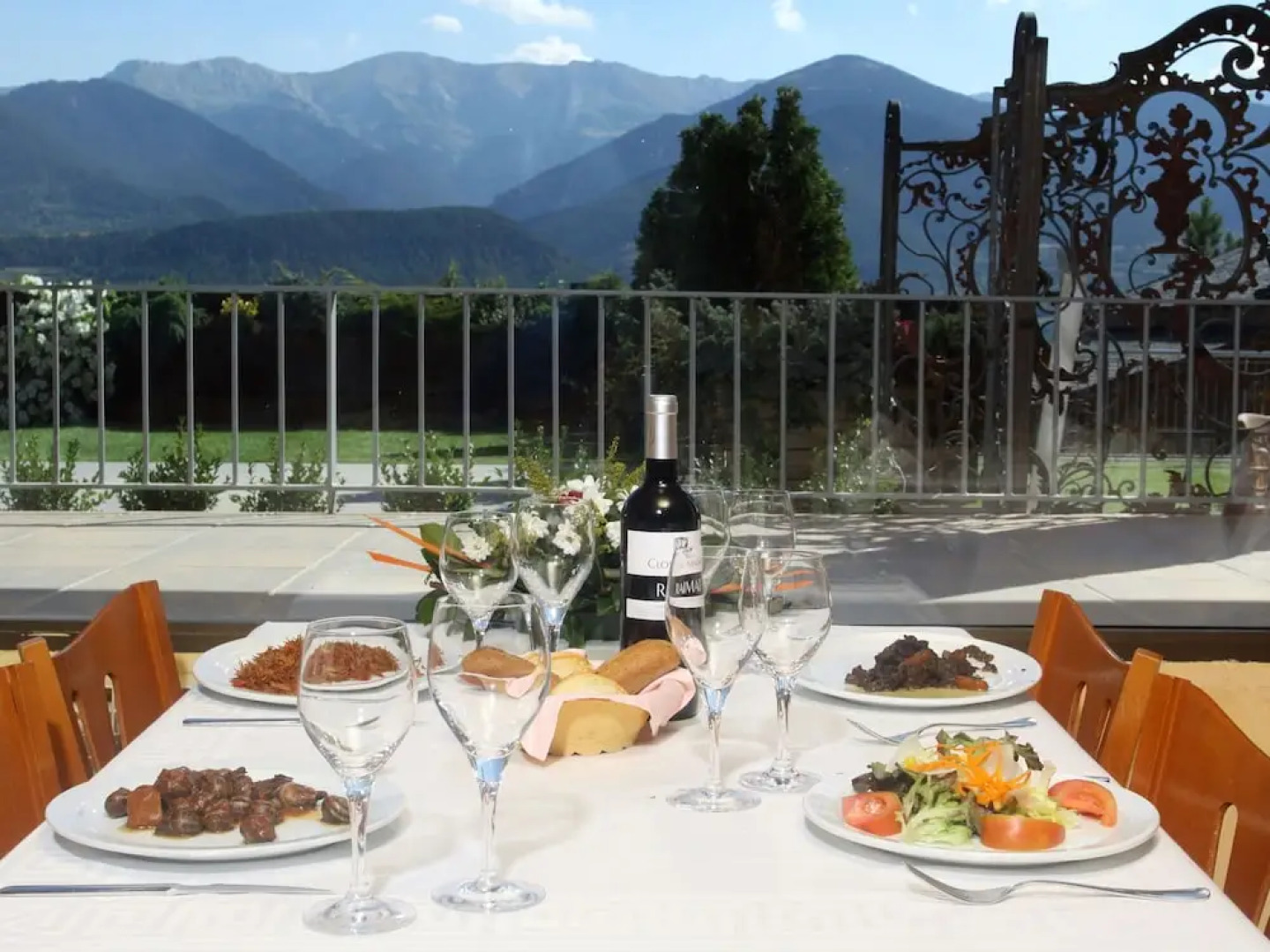 Nice Apartment With Microwave in the Middle of the Pyrenees