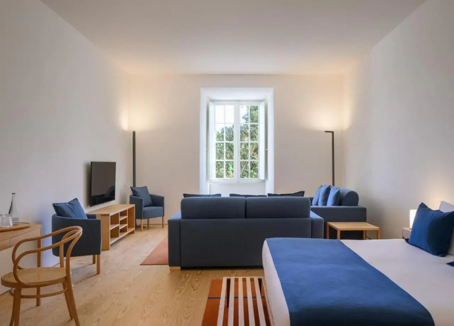 Отель Montebelo Mosteiro de Alcobaca Historic Hotel