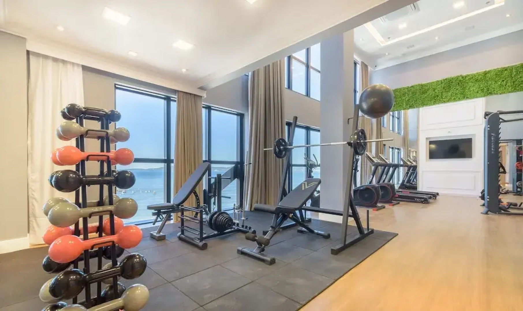 MHFBs Edifício Moderno piscina vista mar