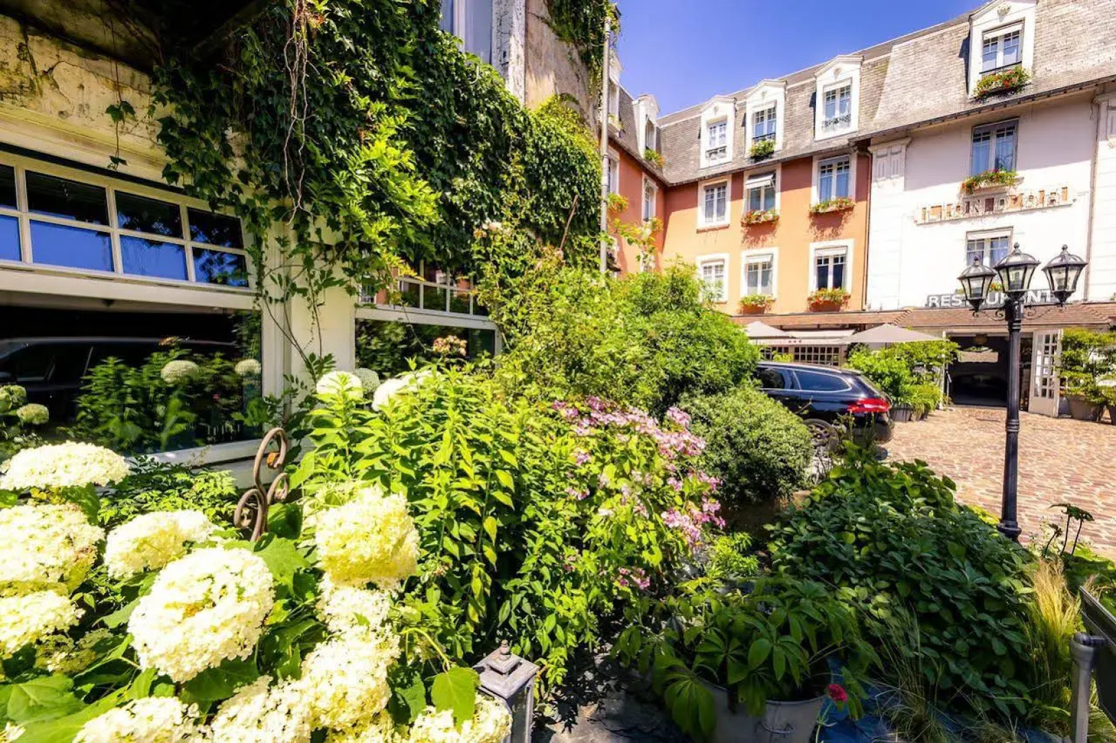 Hotel Le Lion d'Or et restaurant la Table du Lion