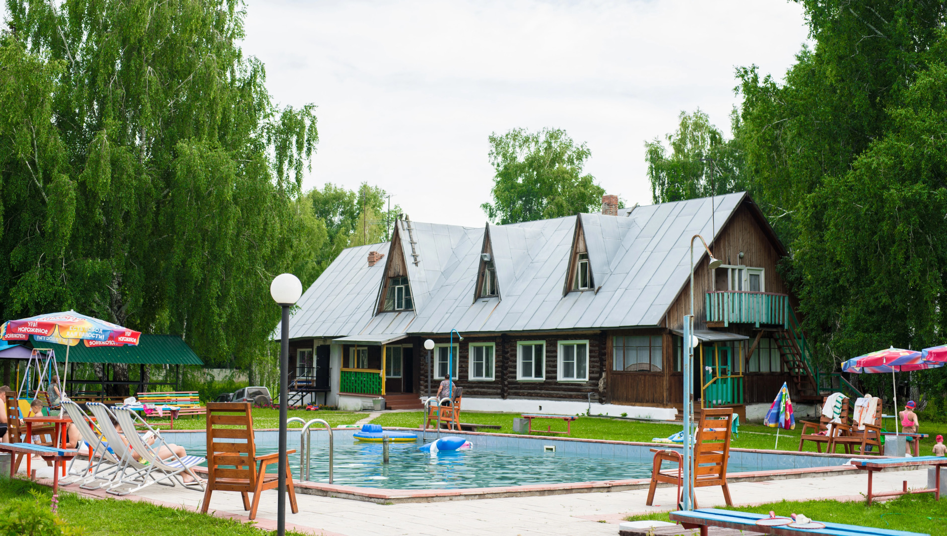 Зеленая поляна