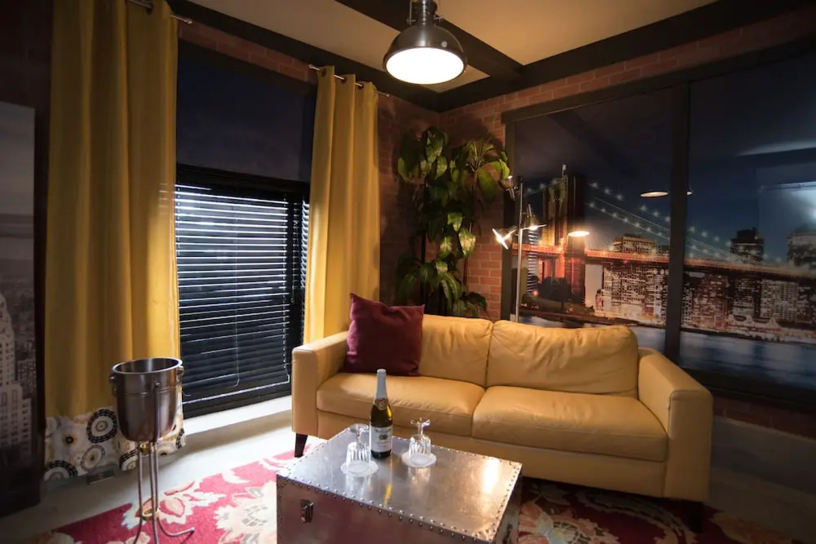 Anniversary Inn - 5th South