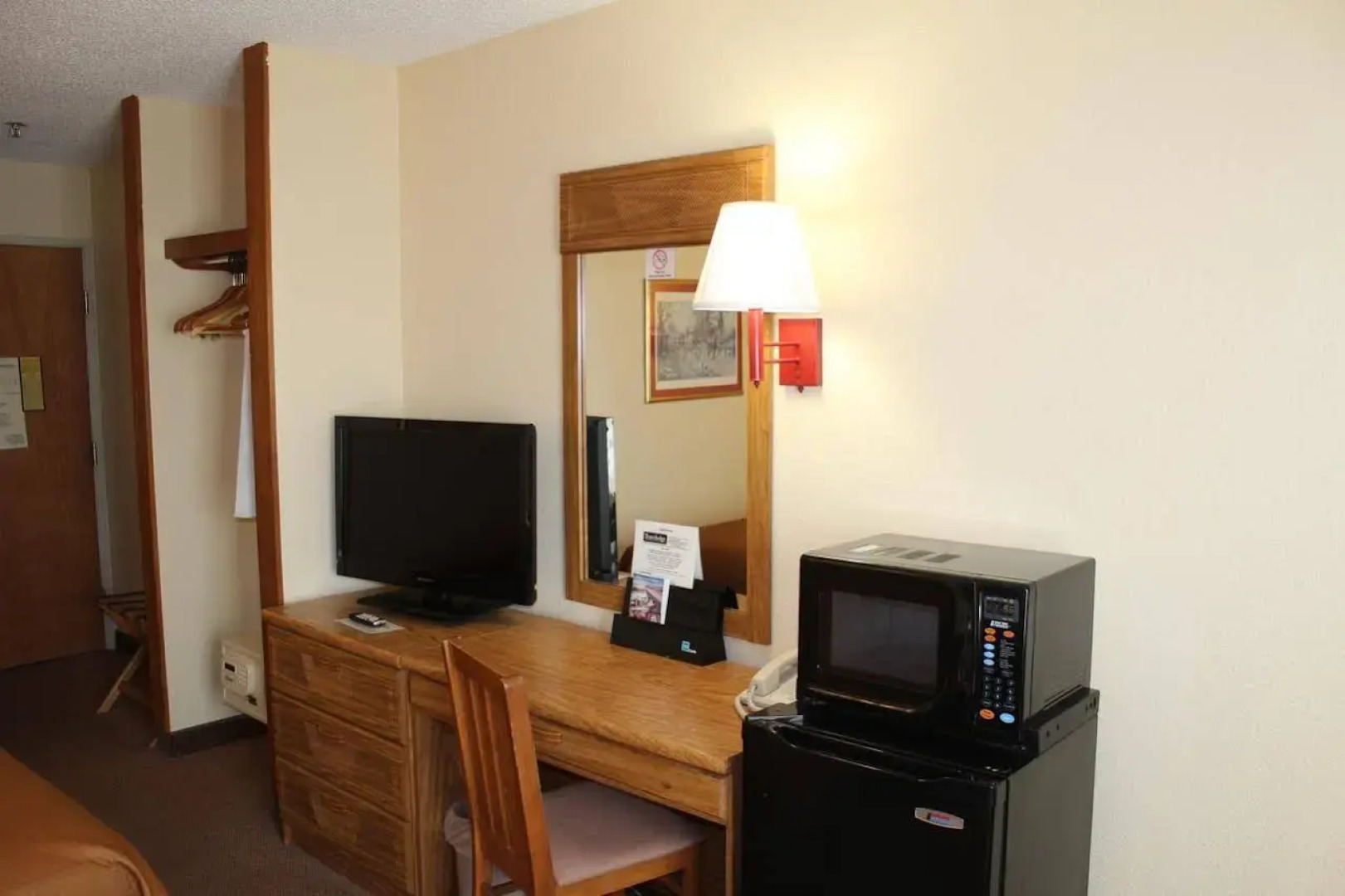 Travelodge by Wyndham Perry National Fairgrounds Area I-75