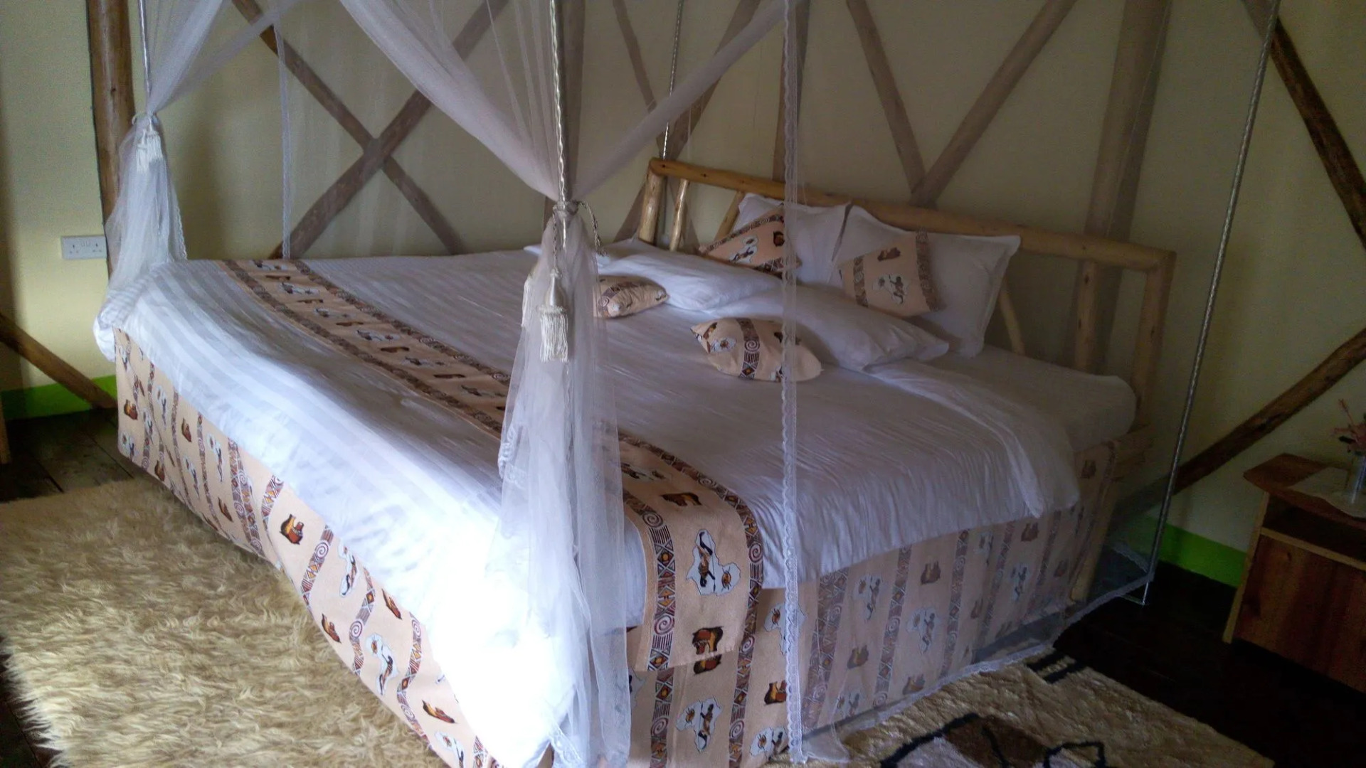 Lake Bunyonyi Rock Resort