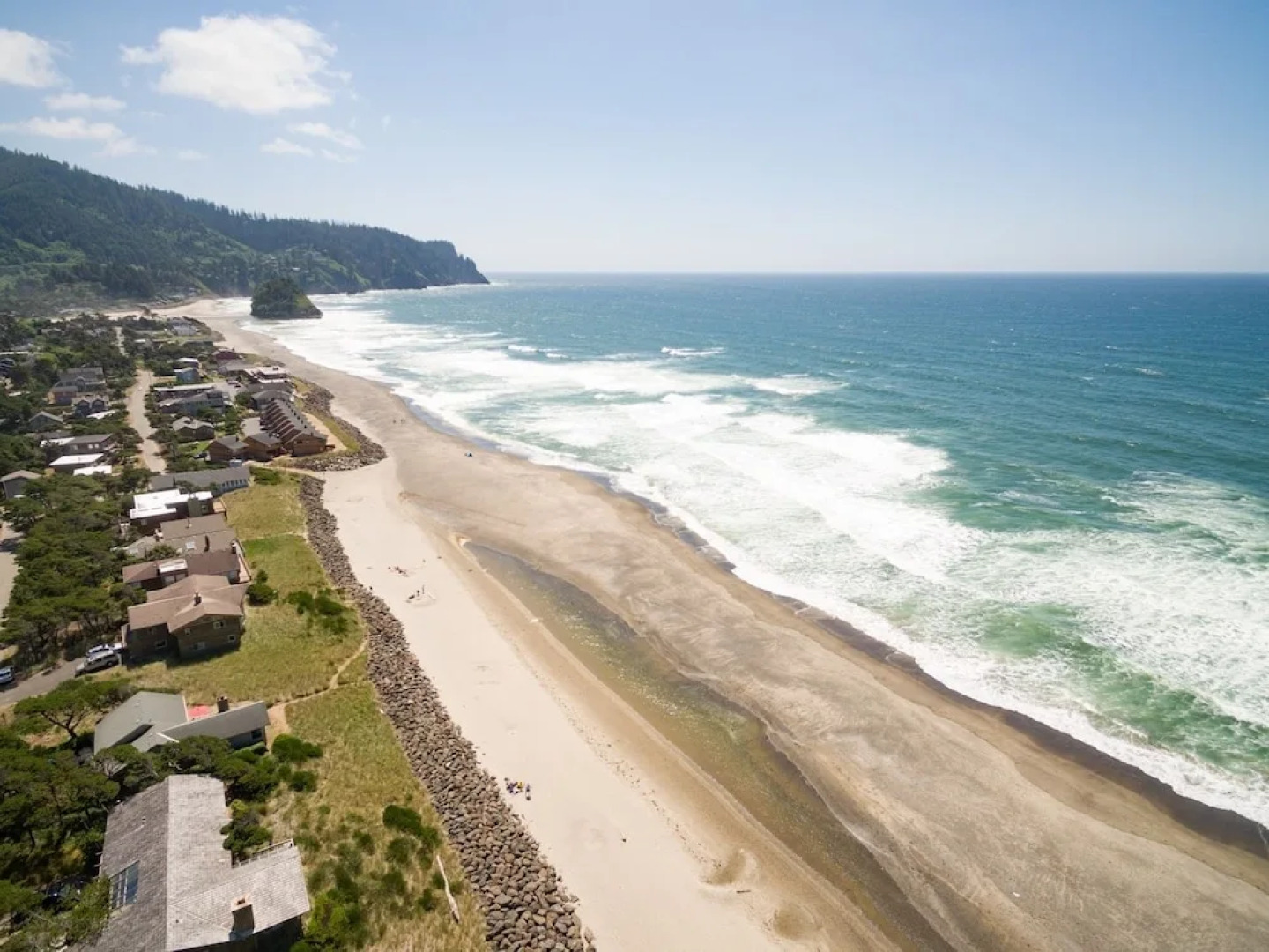Neskowin Nest 4 Br home by RedAwning