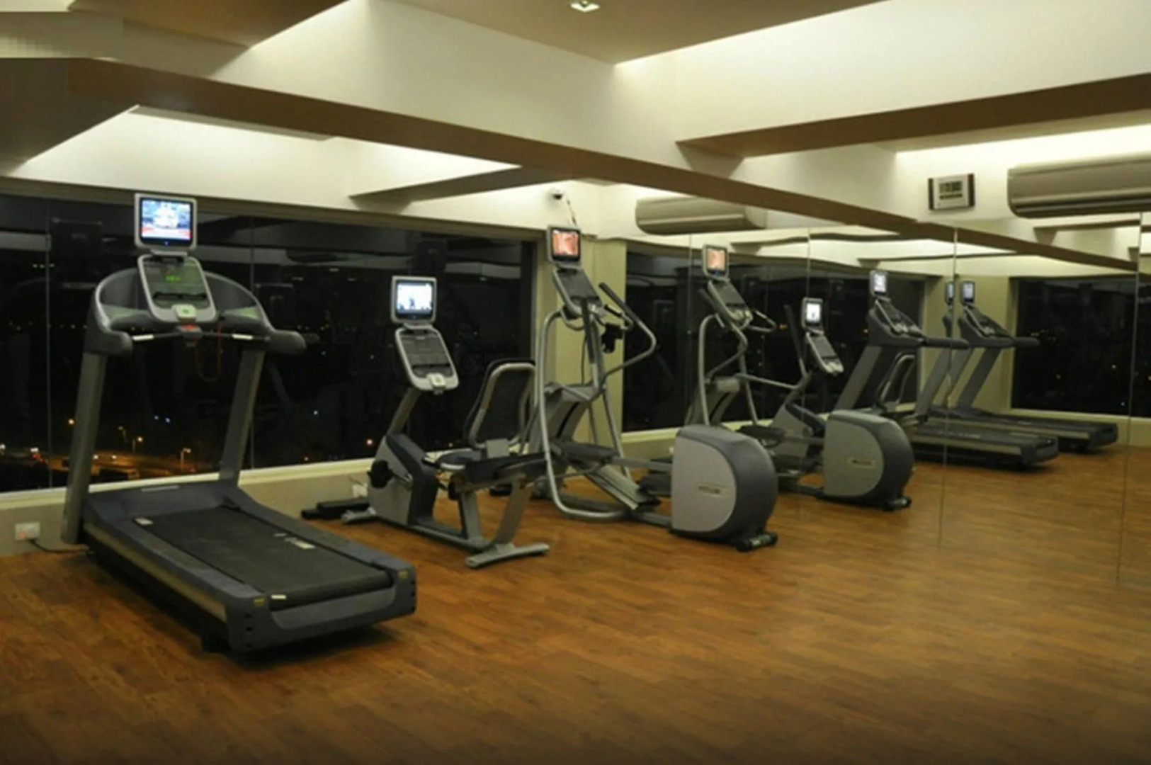 Royal Orchid Central, Vadodara