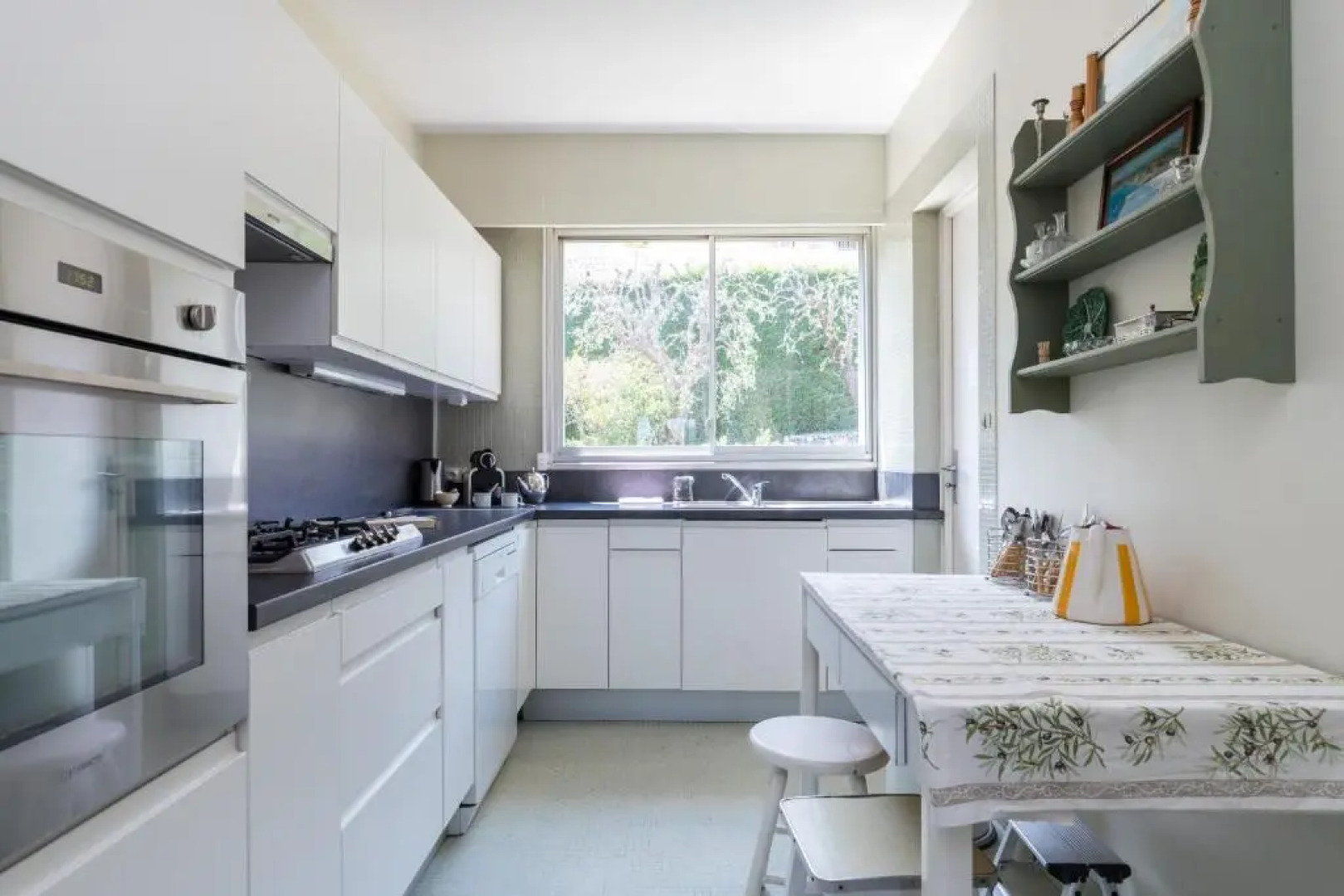 Sea View Park Swimming Pool & Tennis 2 Bdrs