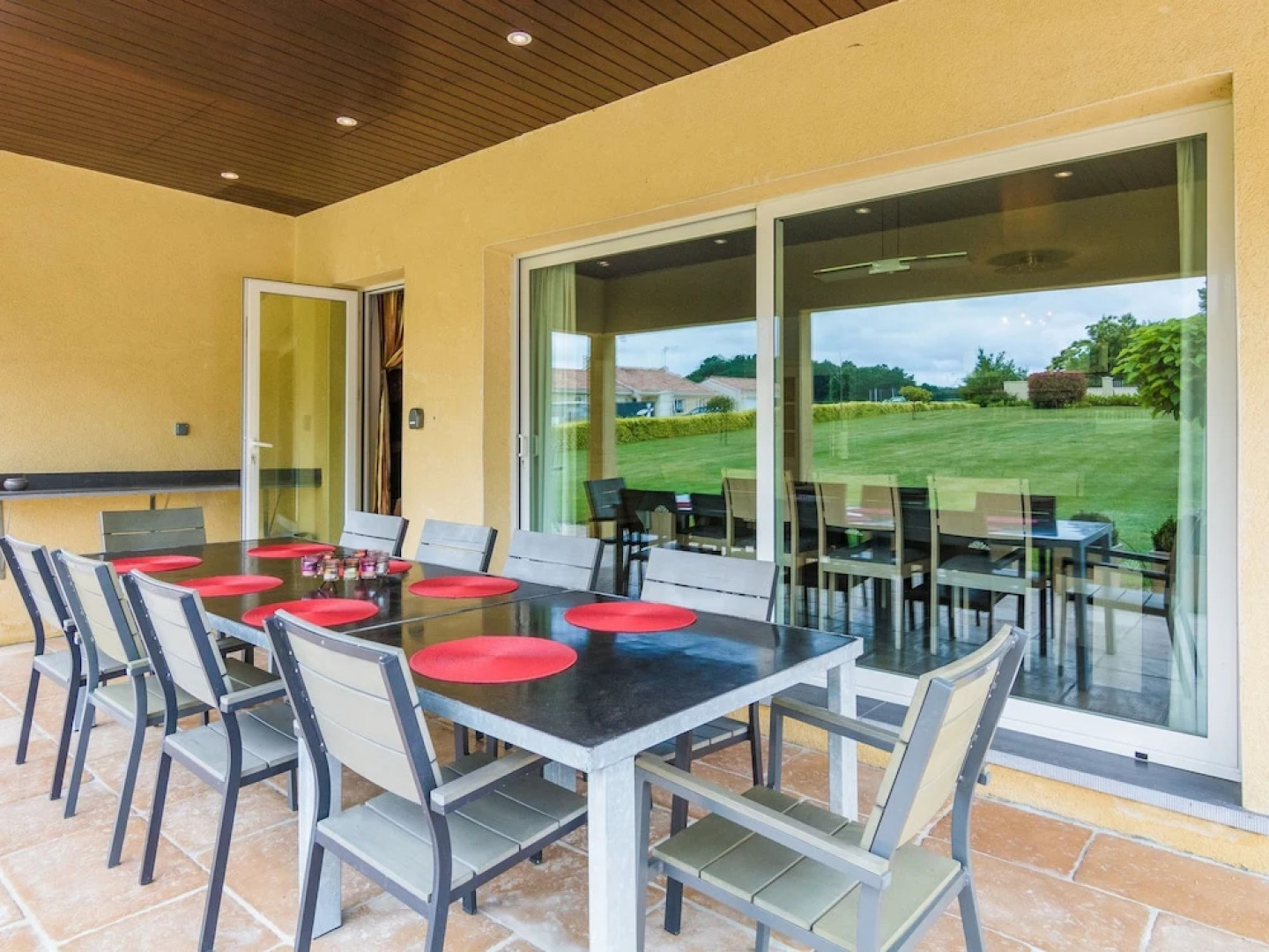 Two Comfortable Houses With Swimming Pool Near Monbazillac and Bergerac