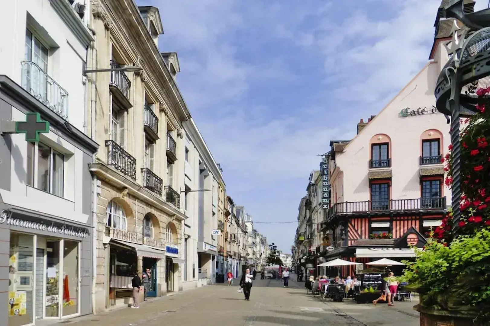 Pretty Flat With Roof Terrace and Large Garden
