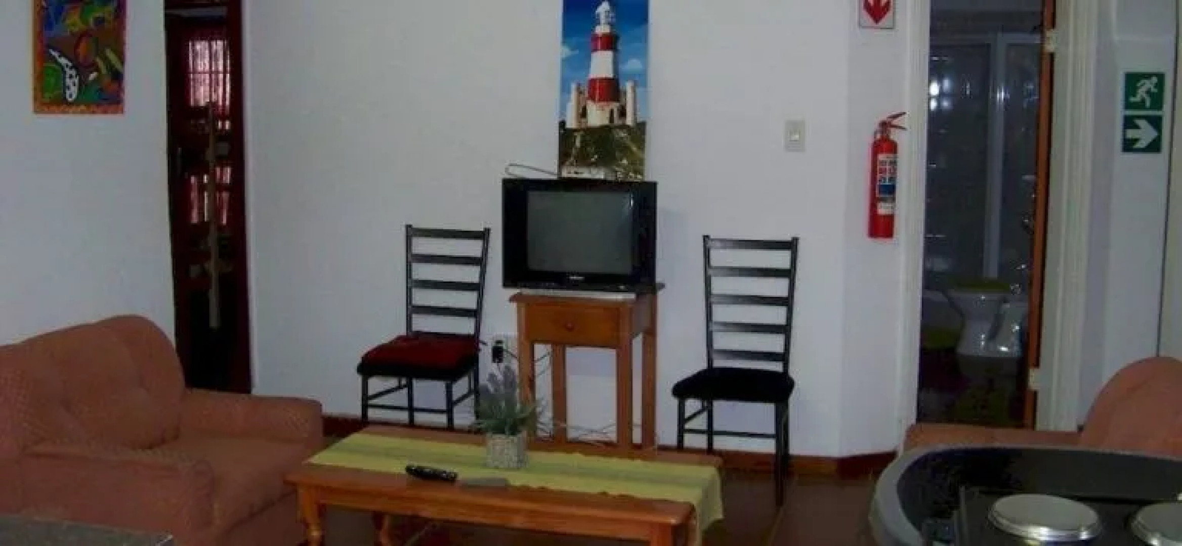 Dolphin House Backpackers and Self Catering