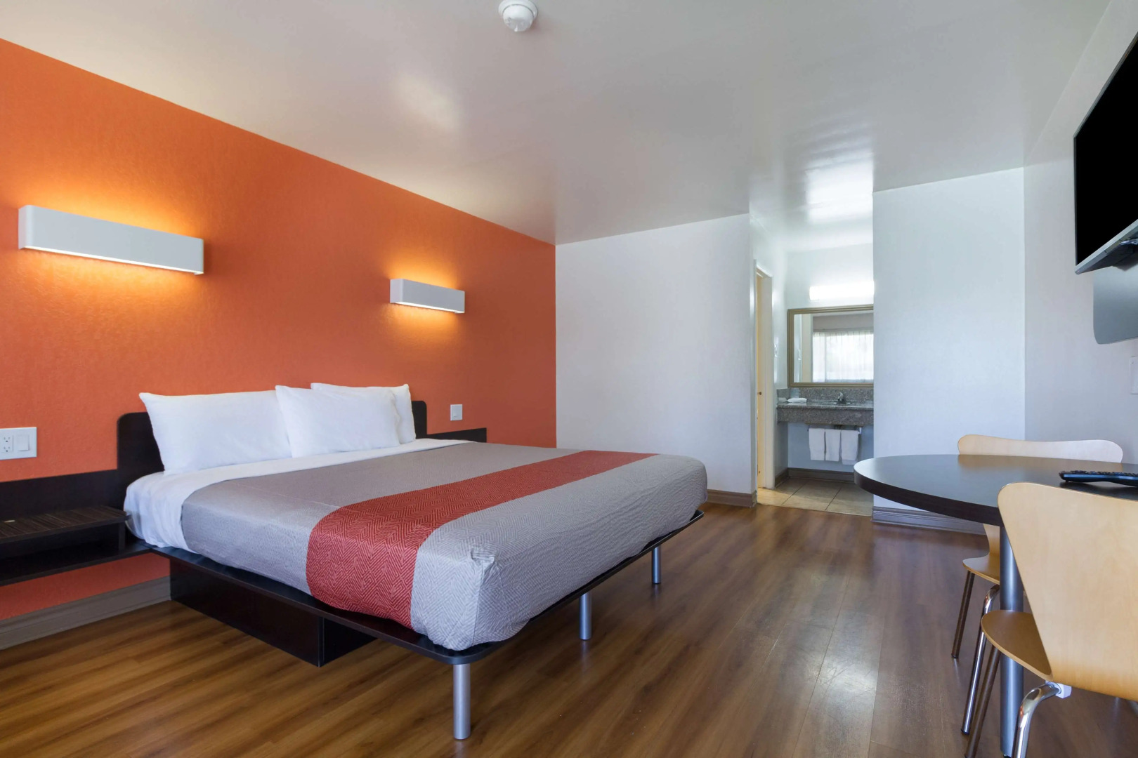 Motel 6 Claremont, CA