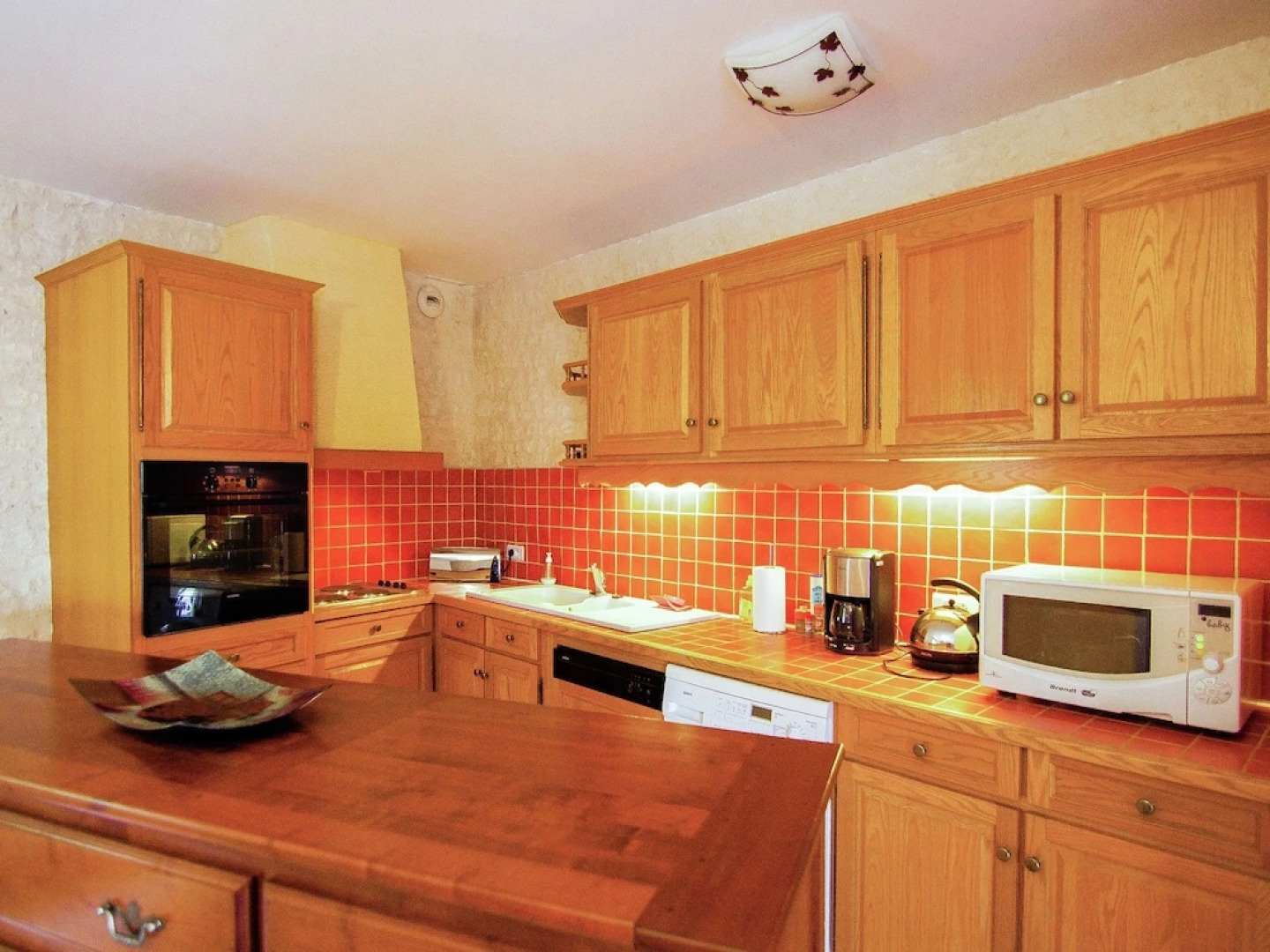 Luxury Apartment With Terrace, Sauna, Tennis, and Heated Pool