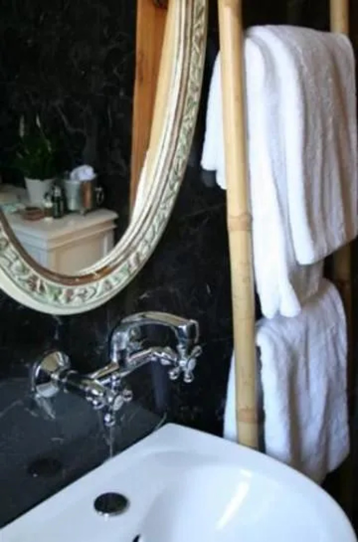 Nina Cafe Suites Hotel