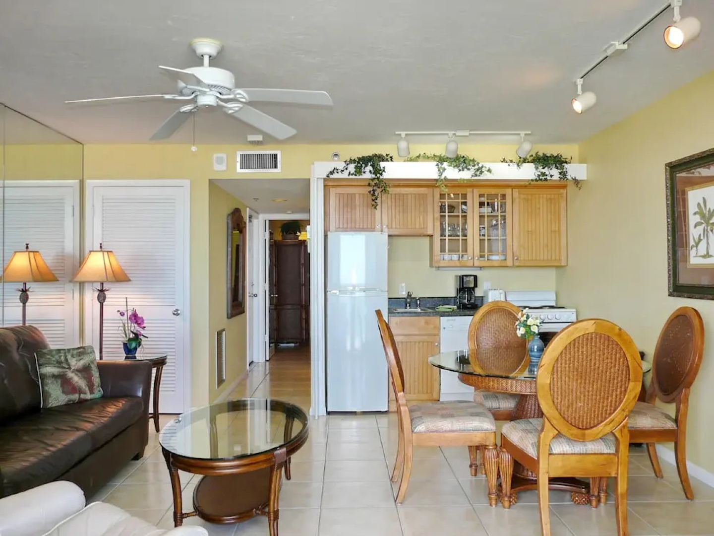 Luxurious Beachfront Condo With Glorious Ocean Views