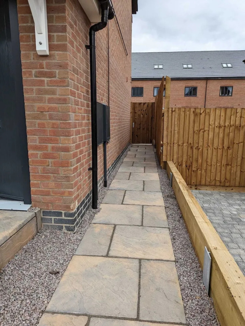 1 Bed Apartment Sleeps 2 - Parking & Wifi