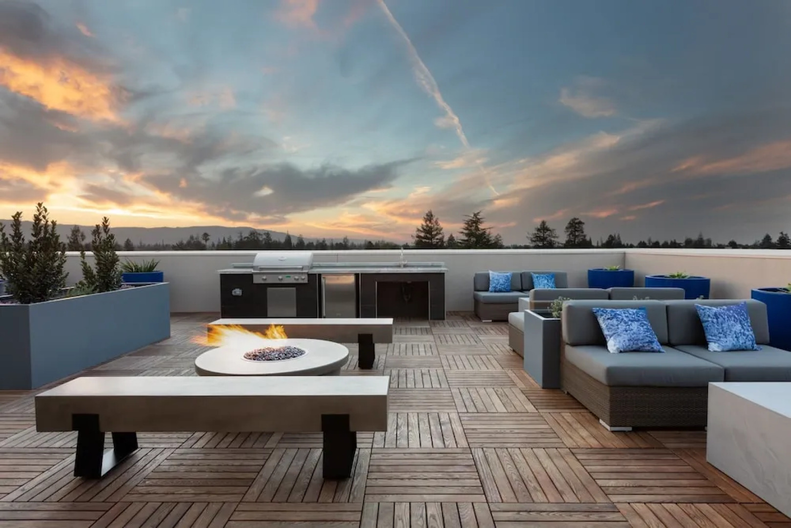 Global Luxury Suites in Campbell