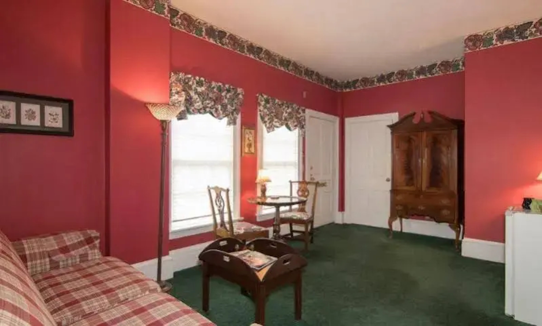 The Rochester Inn, A Historic Hotel