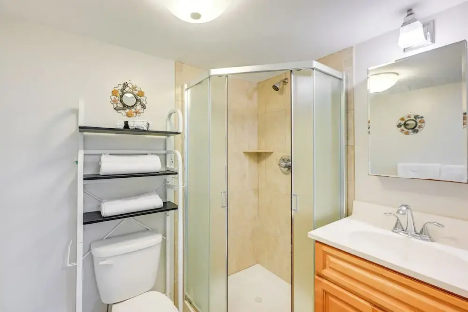 Walkable Elmont Studio: 19 Mi to New York City!