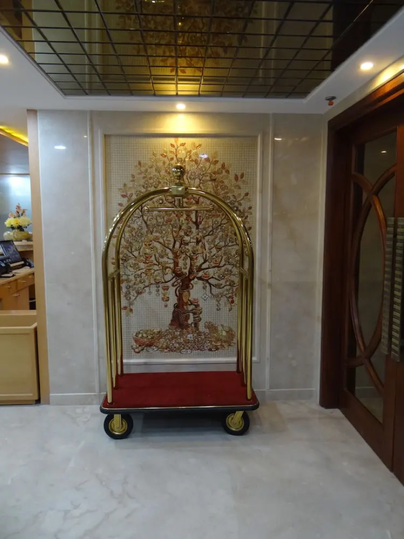 Hotel Gms Grand