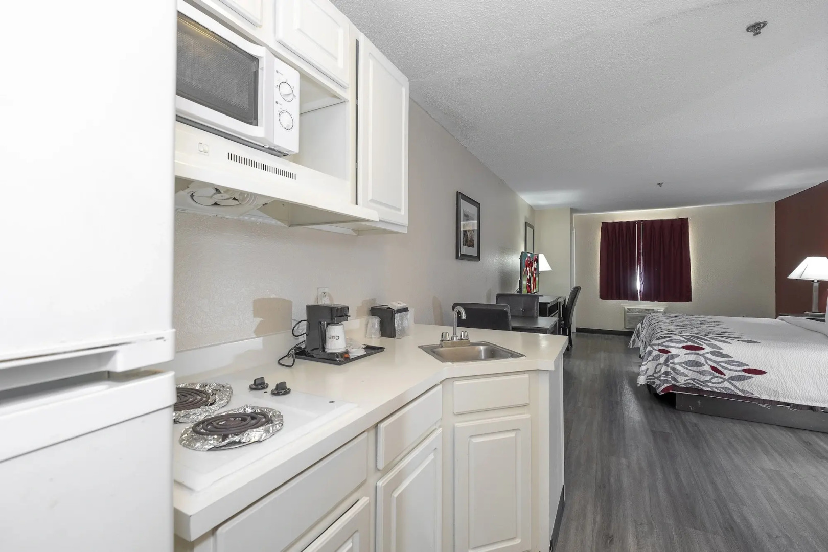 Red Roof Inn & Suites Pensacola - NAS Corry