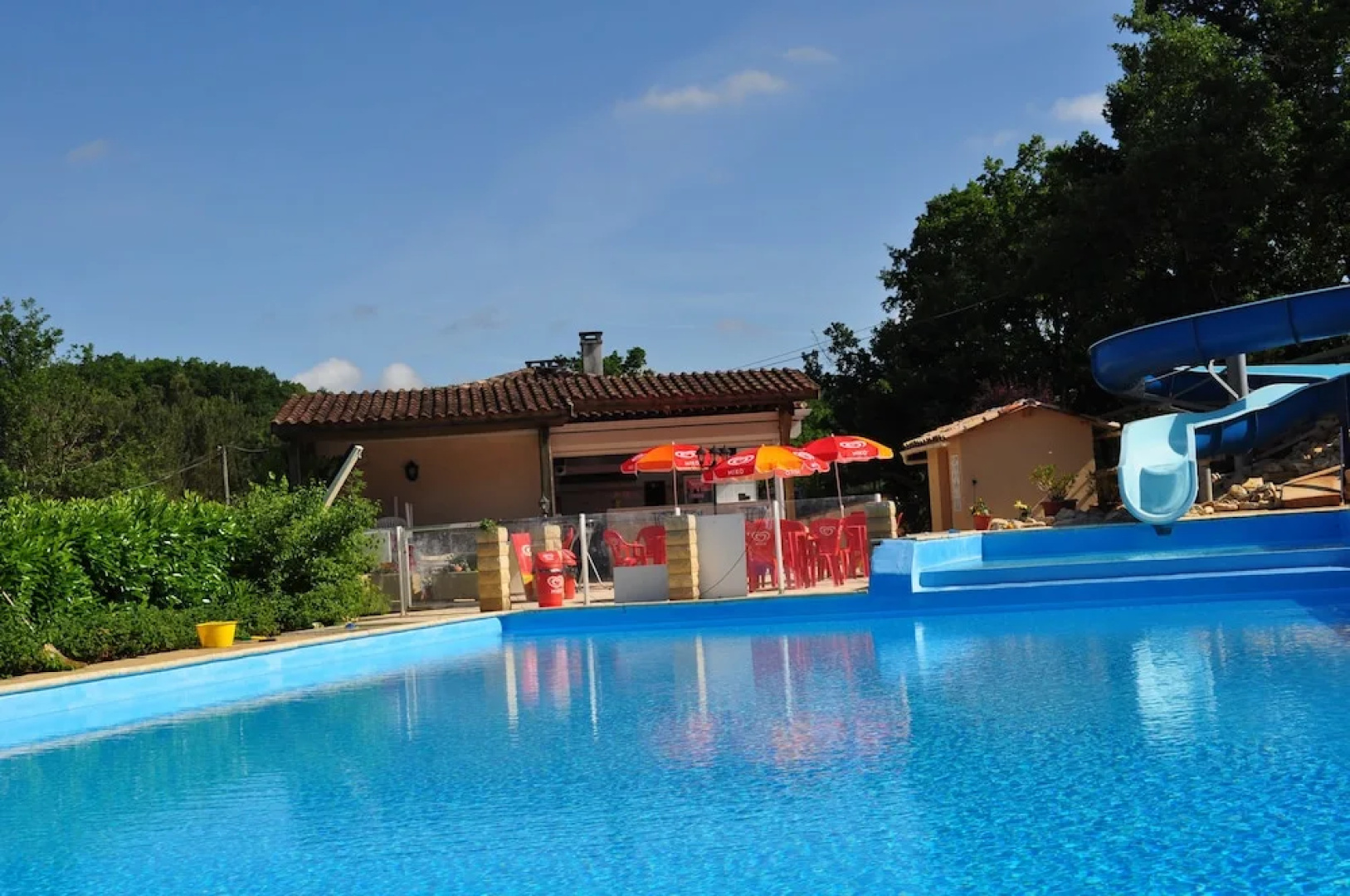 Camping Des Bastides Logements Insolites