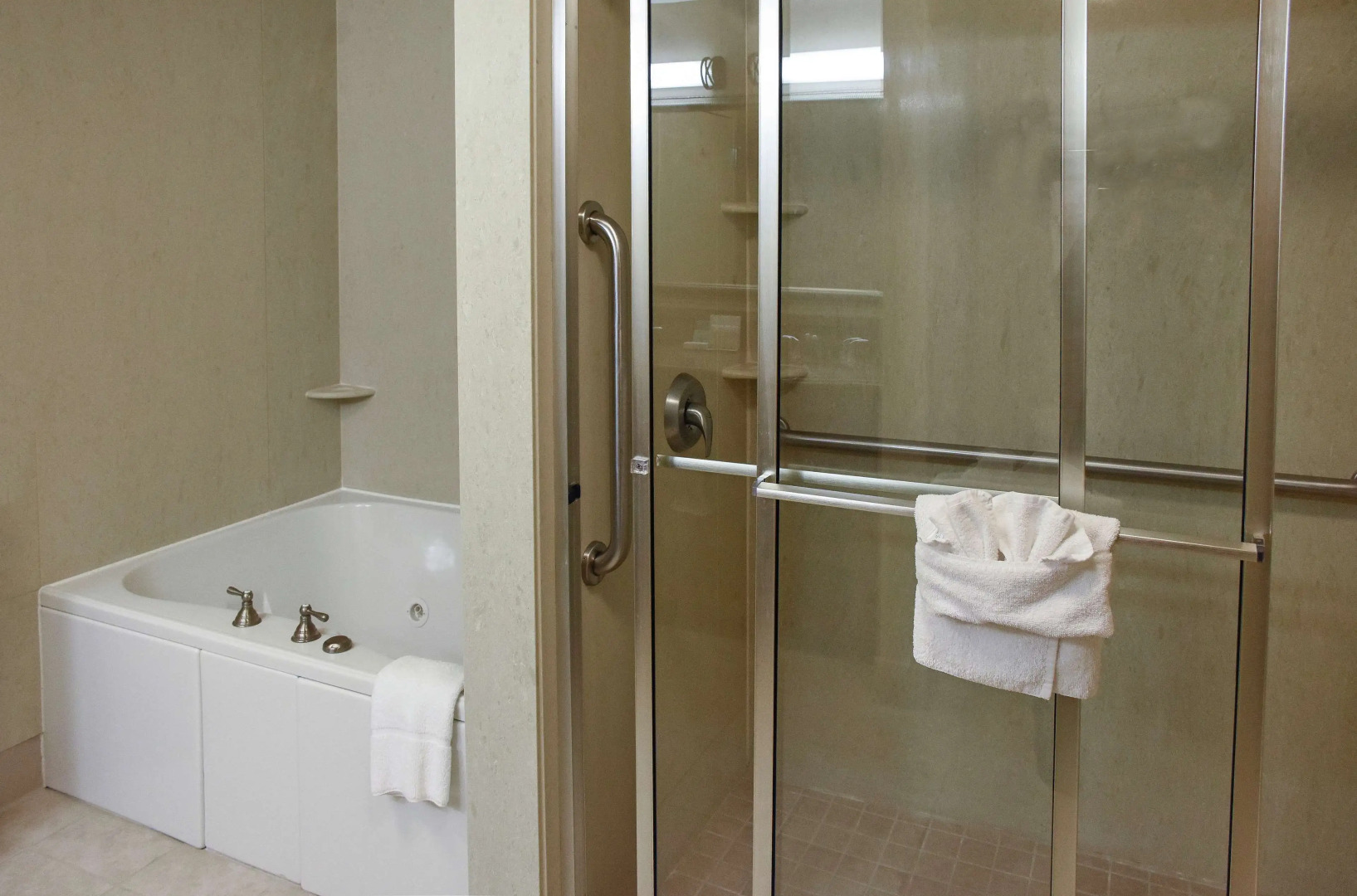 Hampton Inn & Suites Youngstown-Canfield