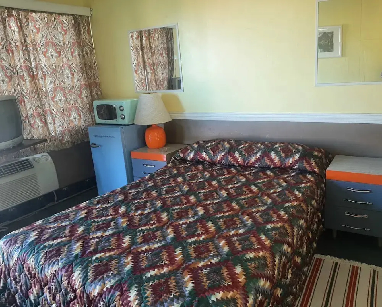 The New Star Motel with Studio-Kitchens: 1950s Extended-Stay Lodging and Retreat Center