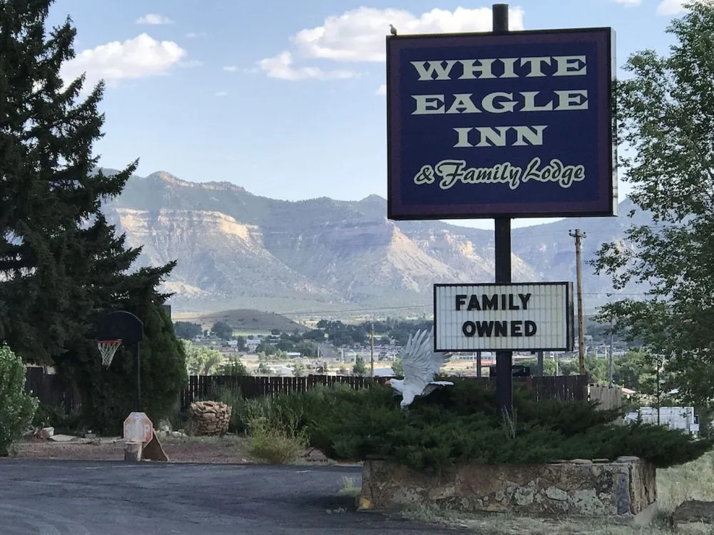 White Eagle Inn