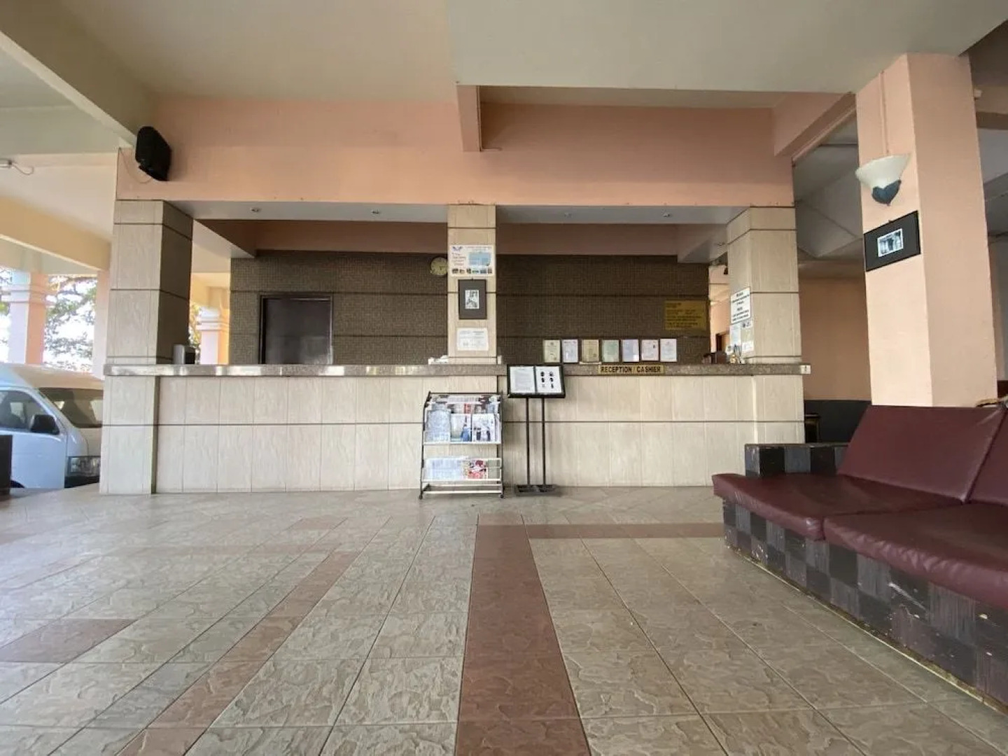 OYO 90061 Kuhara Court Apartment Suite