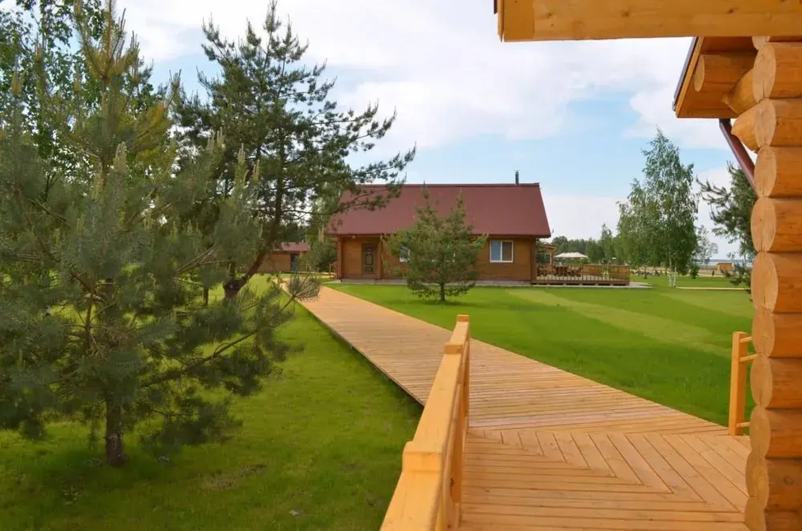 Загородный отель «Лесное озеро»