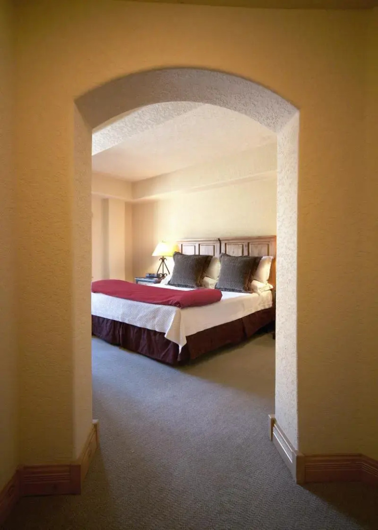 Fairmont Heritage Place, Franz Klammer Lodge