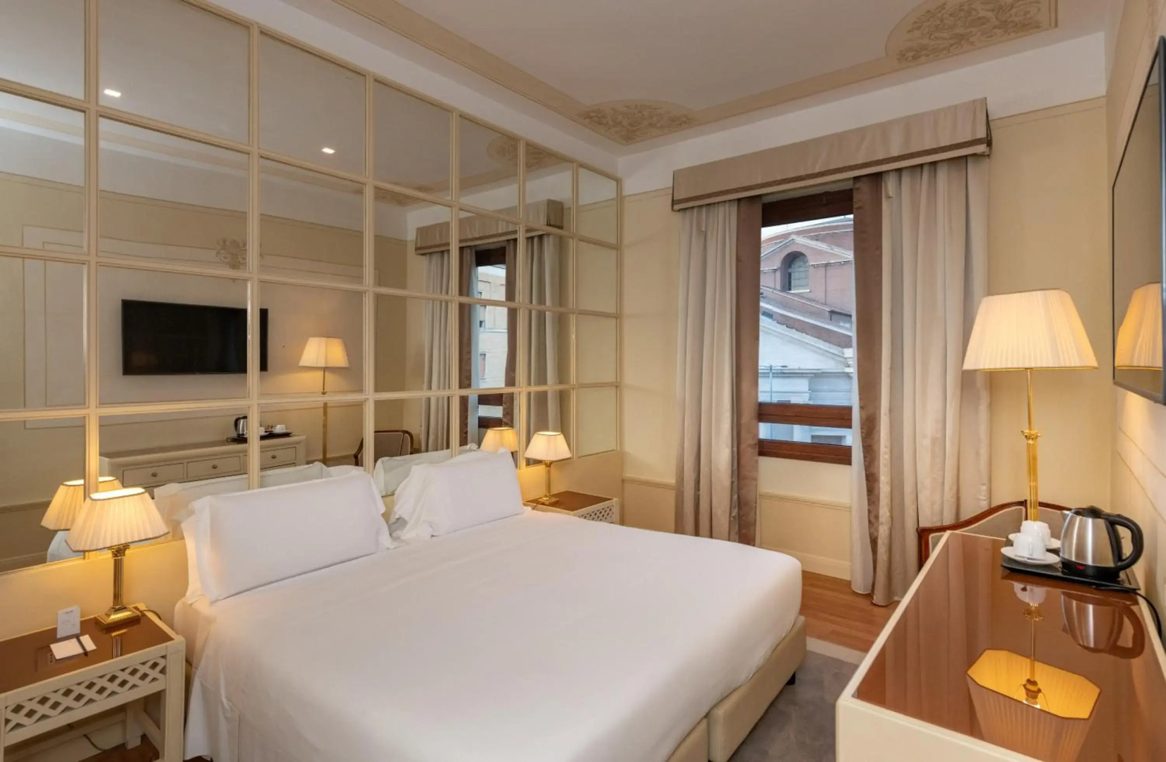 Отель Golden Tulip Rome Piram