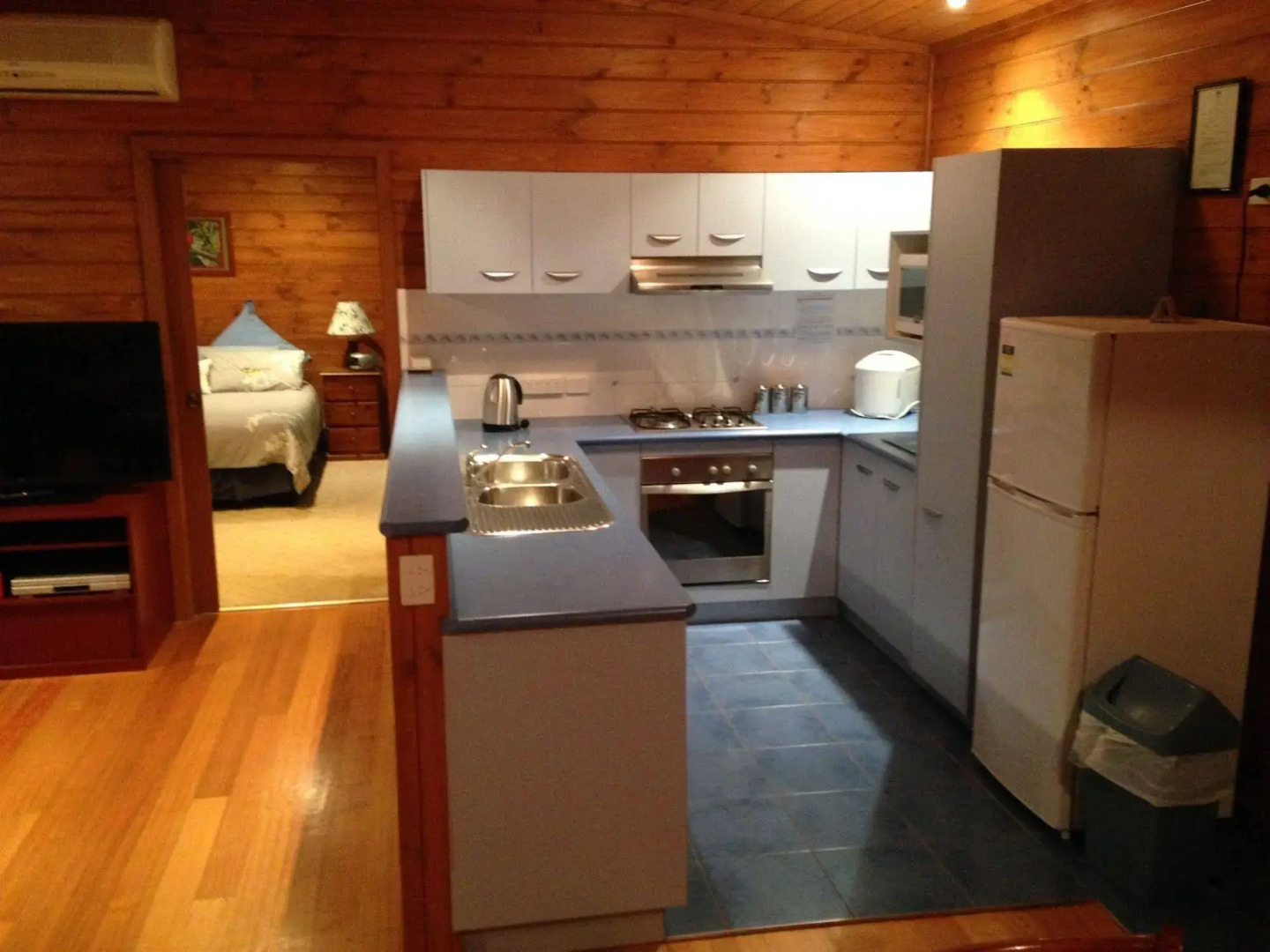 Southern Anchorage Retreat