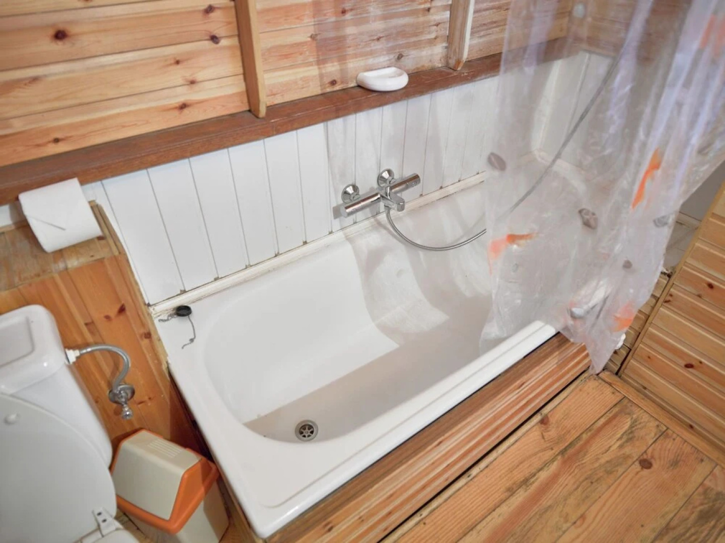 Beautiful Chalet Situated at the Edge of a Wood