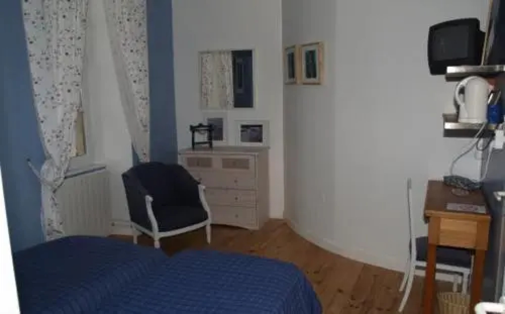 Les Tables De La Fontaine