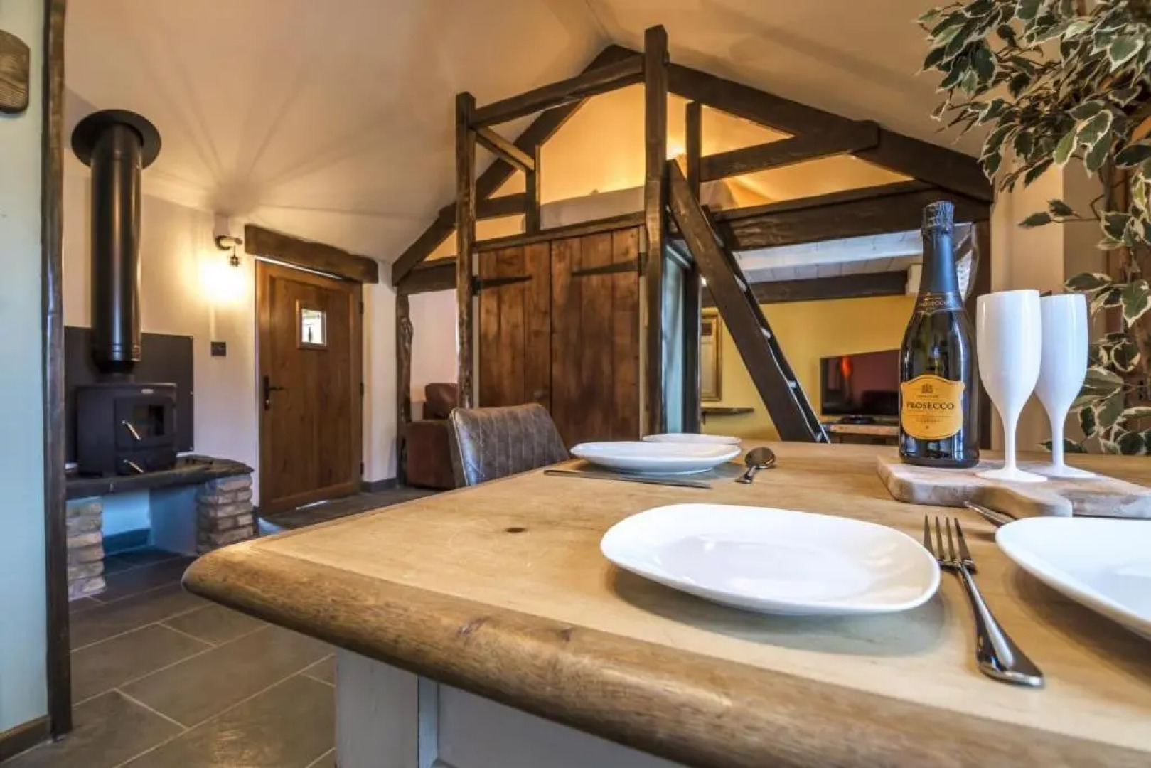 Fern Cottage - Luxurious 1 Bedroom - Blossom Farm