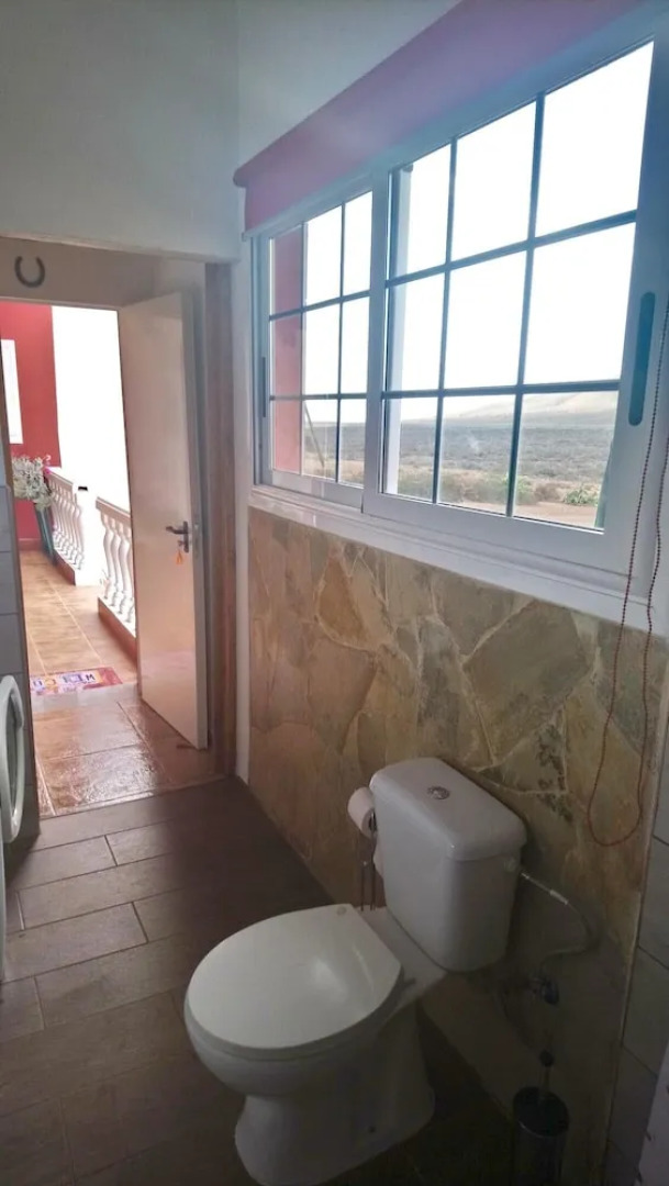 Studio in Tuineje, With Wonderful Mountain View, Enclosed Garden and Wifi