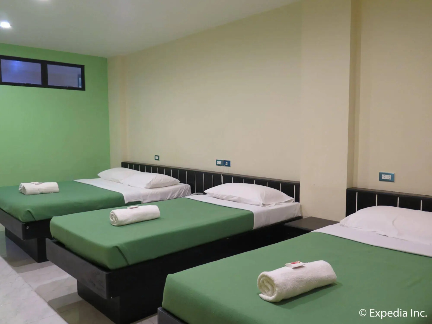 Royale House Hotel Davao powered by Cocotel