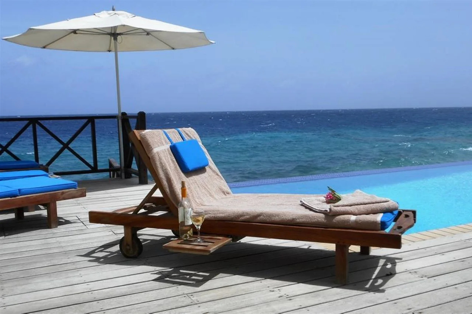 Scuba Lodge & Ocean Suites